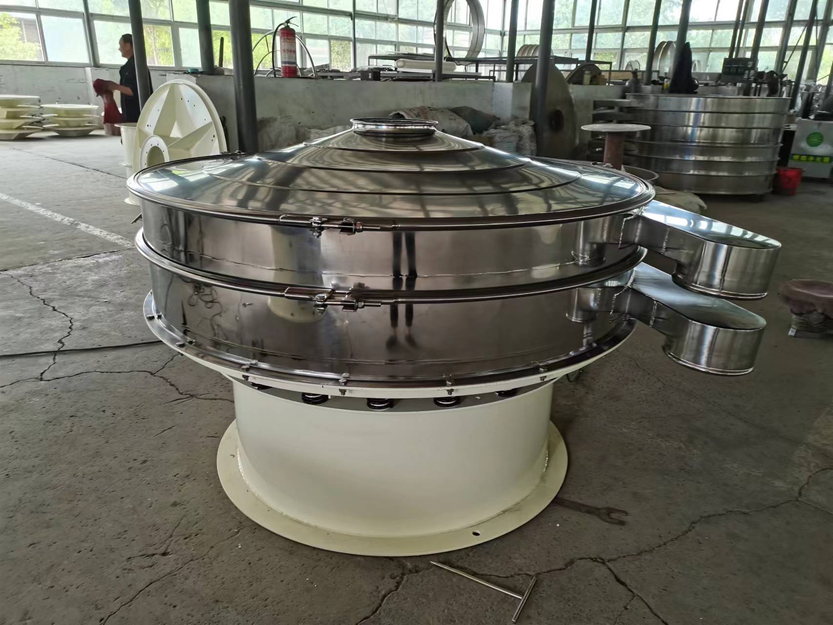 大振篩機(jī)帶你深入地了解振動(dòng)篩產(chǎn)品及目標(biāo)用戶(hù)，和你一起制定現(xiàn)場(chǎng)使用方案。